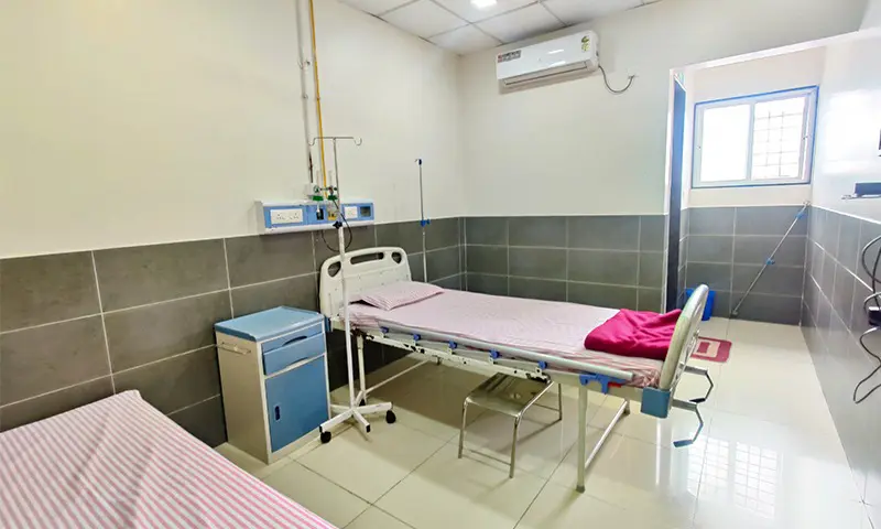 Private patient room at Trusted Multispeciality Hospital in Dhayari – Silver Birch Hospital